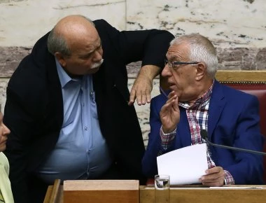 Σφοδρή αντίδραση Ν.Κακλαμάνη στην «δυσφορία» Βούτση για το 1 λεπτού σιγή: «Κάντε μου πρόταση μομφής»